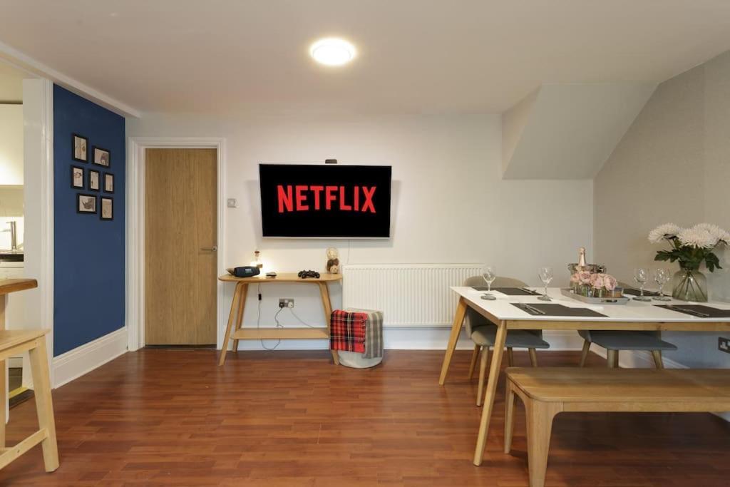 Seaside Escape Apartment Portsmouth Bagian luar foto