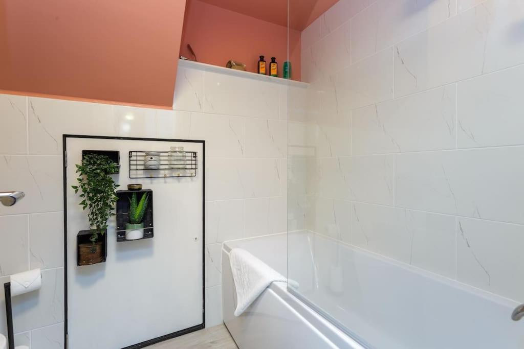 Seaside Escape Apartment Portsmouth Bagian luar foto
