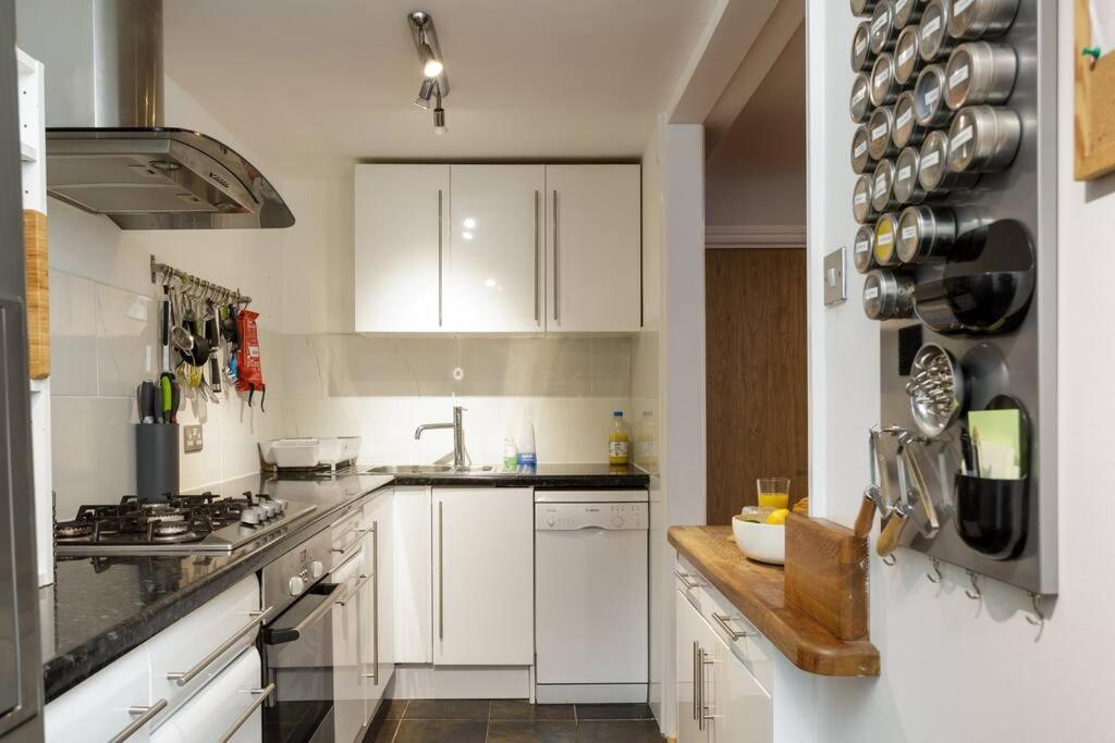 Seaside Escape Apartment Portsmouth Bagian luar foto