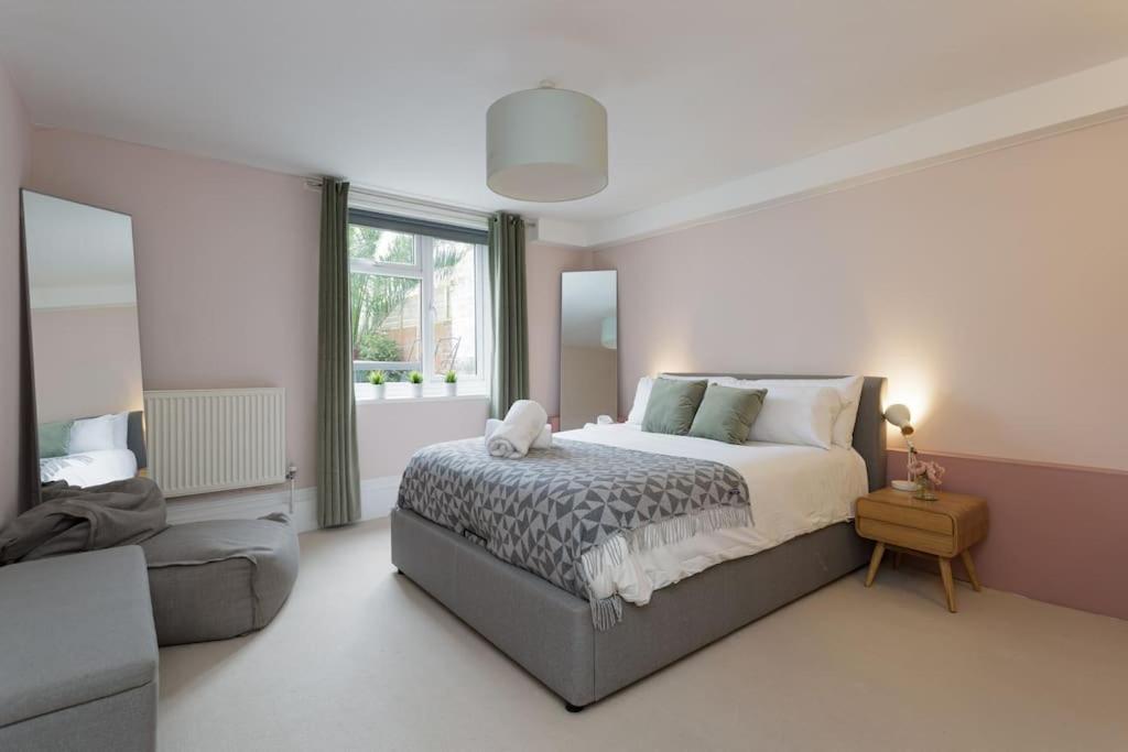 Seaside Escape Apartment Portsmouth Bagian luar foto